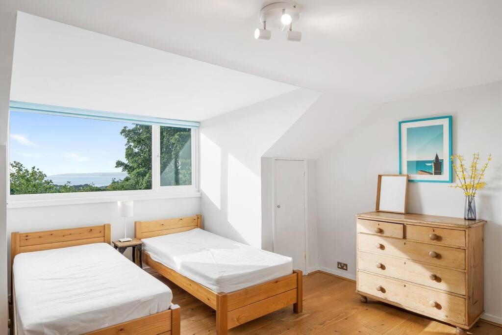 פאלמות' Manacles - Spacious Flat Near Beach With Sea Views & Parking מראה חיצוני תמונה