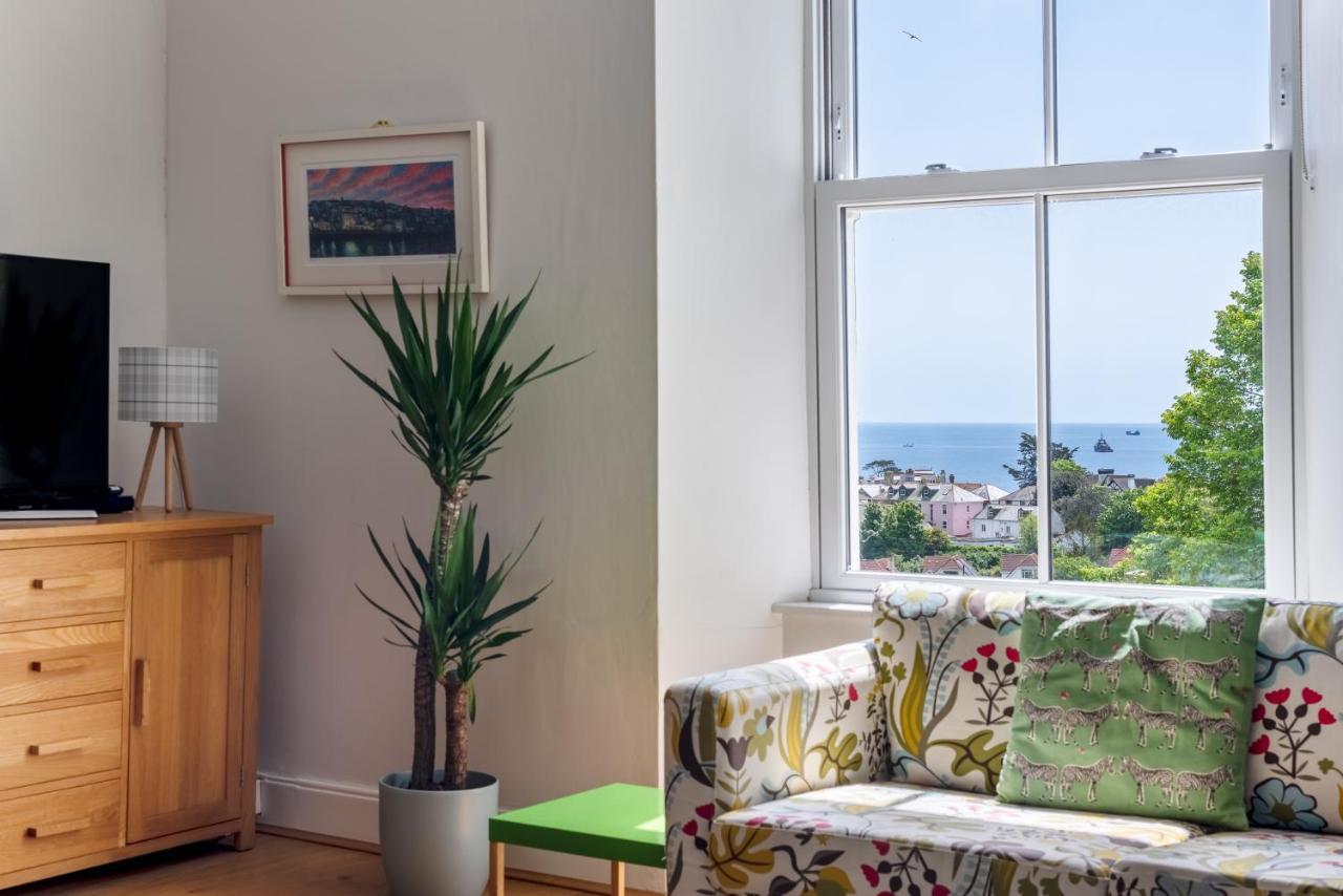 פאלמות' Manacles - Spacious Flat Near Beach With Sea Views & Parking מראה חיצוני תמונה