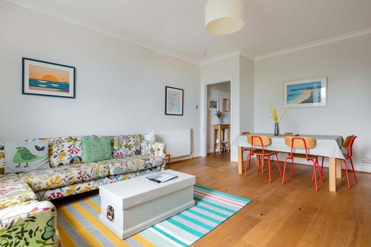 פאלמות' Manacles - Spacious Flat Near Beach With Sea Views & Parking מראה חיצוני תמונה